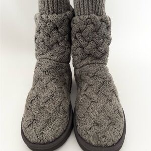 UGG Isla Grey Wool Cable Knit Mid Boots #1016556 -Size 9